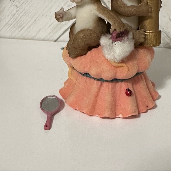 Fitz and Floyd charming tails “being sisters is a wonderful thing” - Picture 9 of 13